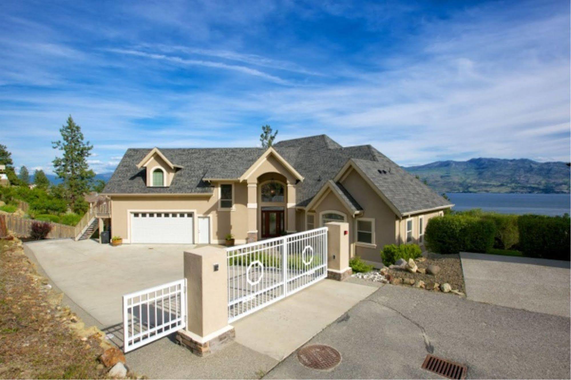 Lake Okanagan Bed And Breakfast West Kelowna Buitenkant foto